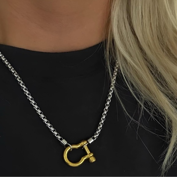 14k Yellow Gold Lucky Horseshoe Necklace For Women - 925 Sterling Silver - Picture 5 of 6